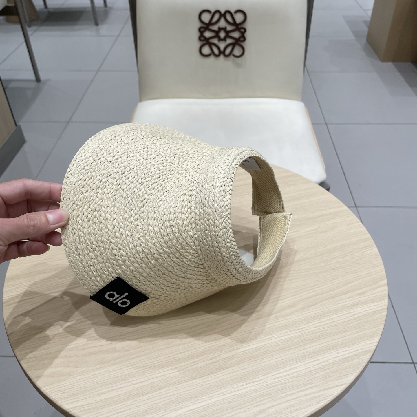  alo～新款空顶帽，小仙女🧚空顶帽
洋气十足，出门妥妥哒！
夏日必备单品！