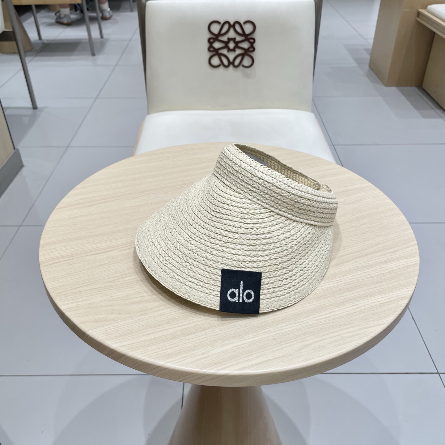  alo～新款空顶帽，小仙女🧚空顶帽
洋气十足，出门妥妥哒！
夏日必备单品！