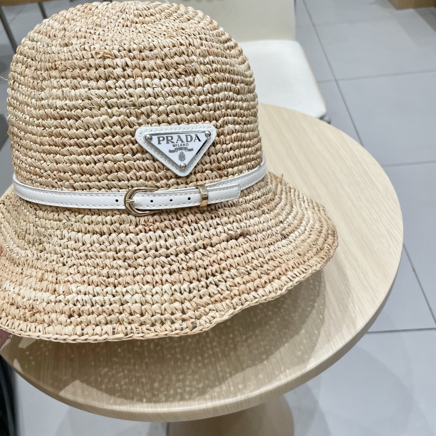  Prada普拉达2025新款拉菲草帽，纯手工钩织，产量极少，重工打造，专柜同款，头围57cm