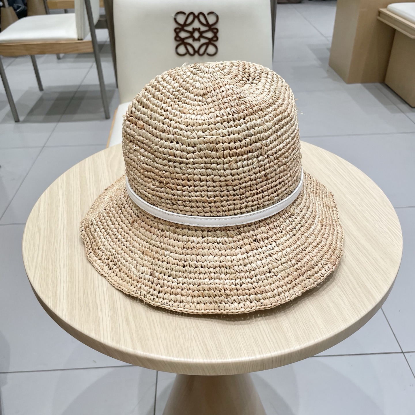  Prada普拉达2025新款拉菲草帽，纯手工钩织，产量极少，重工打造，专柜同款，头围57cm