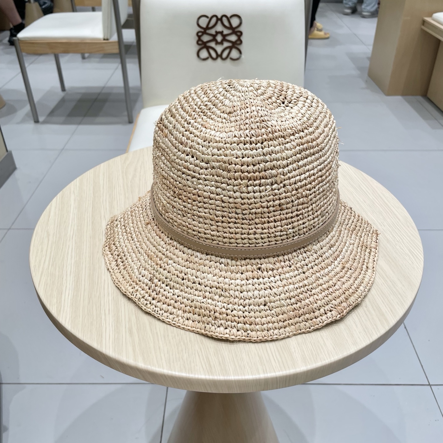  Prada普拉达2025新款拉菲草帽，纯手工钩织，产量极少，重工打造，专柜同款，头围57cm