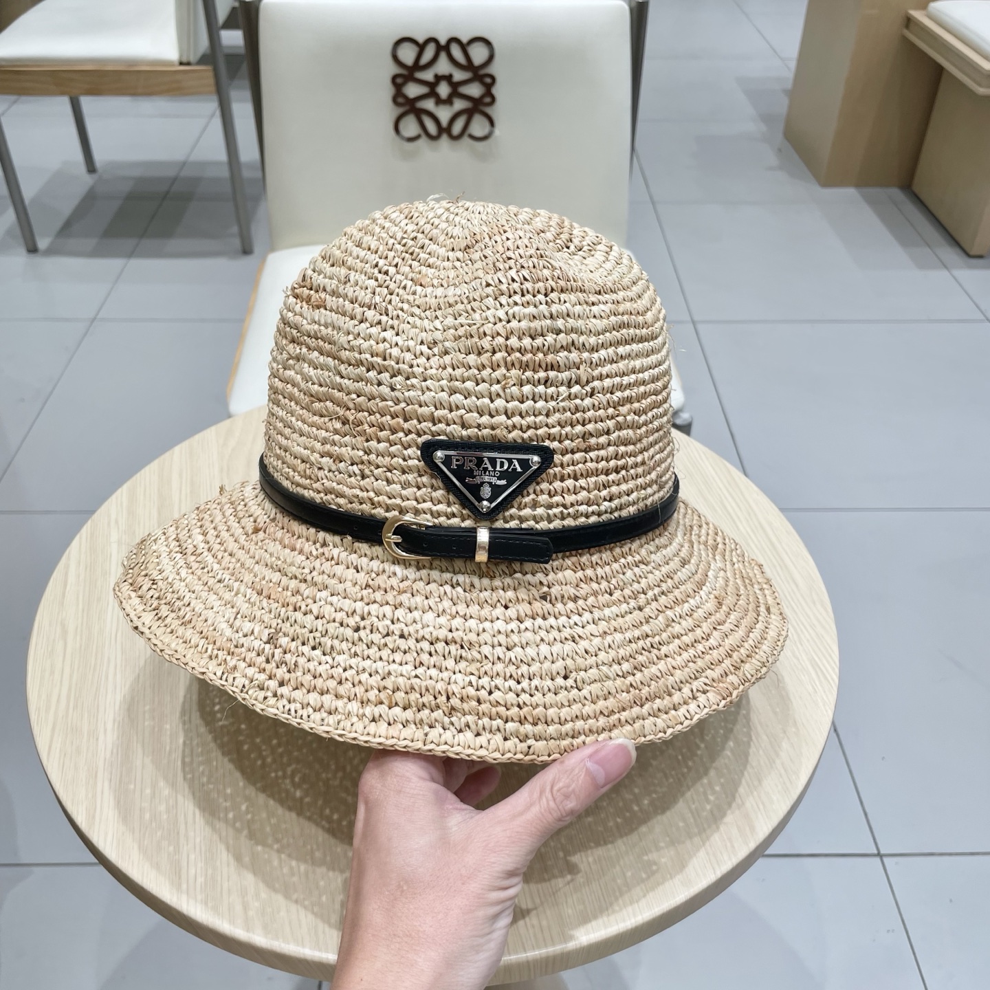  Prada普拉达2025新款拉菲草帽，纯手工钩织，产量极少，重工打造，专柜同款，头围57cm