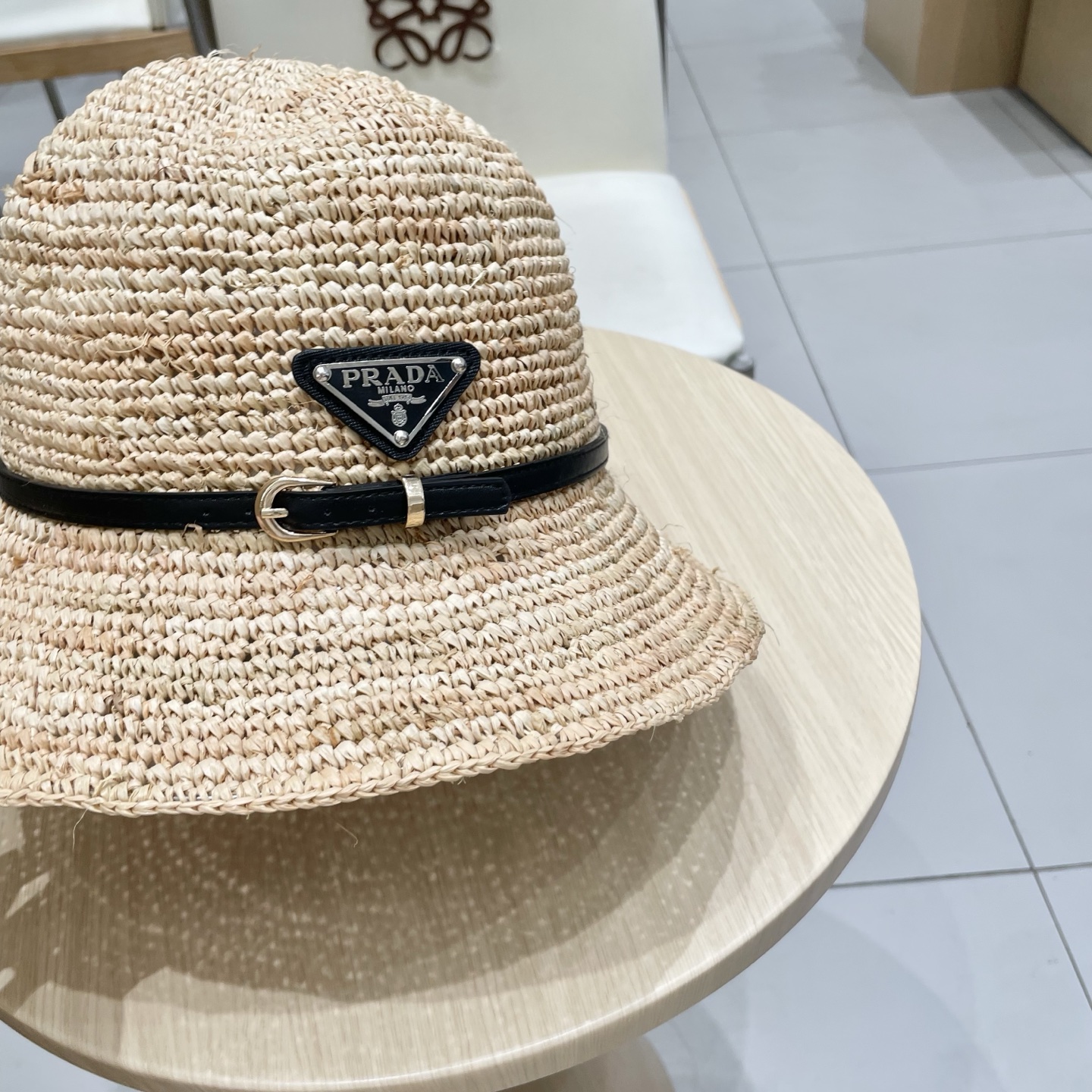  Prada普拉达2025新款拉菲草帽，纯手工钩织，产量极少，重工打造，专柜同款，头围57cm