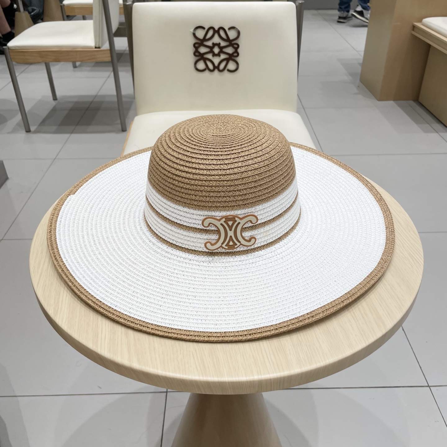 NO:228864,Celine Celien new straw hat, bowler hat, head circumference 57cm hat, straw hat fisherman hat baseball hat, hat, celine, espadrilles, hats19860909塞琳celien新款草帽,圆顶礼帽,头围57cm帽子草帽渔夫帽棒球帽,帽子,celine,espadrilles,hats,hat