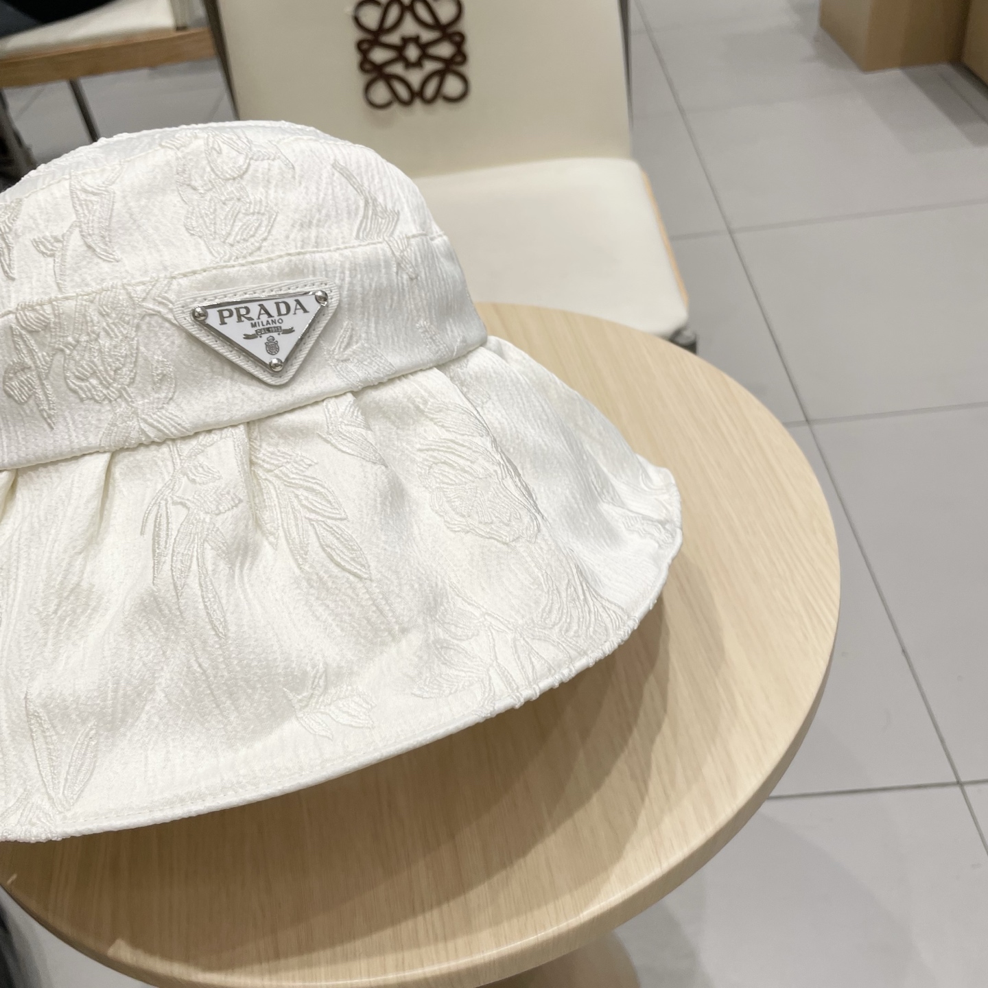  Prada普拉达渔夫帽镂空大檐空顶帽子女夏季防晒遮阳帽遮脸防紫外线太阳帽