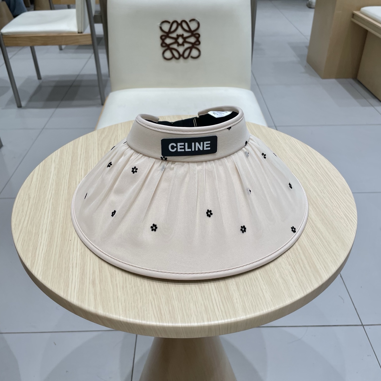 NO:228873,CELINE Spring and summer ultra-fine decorative empty roof hat Super empty roof series, with a perfect color, light and portable!  Little fairy woman's hand must-have hat straw hat fisherman hat baseball hat, hat, celine, espadrilles, hats19860909CELINE 塞琳春夏超细装饰空顶帽 超空顶系列,颜色妥妥,轻便携带！小仙女人手必备帽子草帽渔夫帽棒球帽,帽子,celine,espadrilles,hats,hat