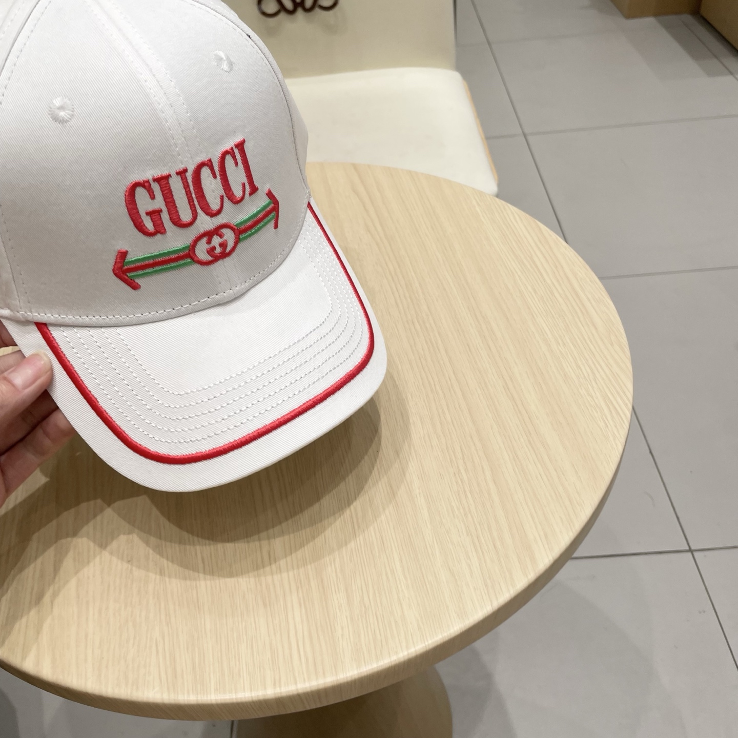   古奇棒球帽♥️GUCCI🧢官网新品，棒球帽，原单品质火爆来袭 。🎩 工艺非常精美 高档大气上档次！低