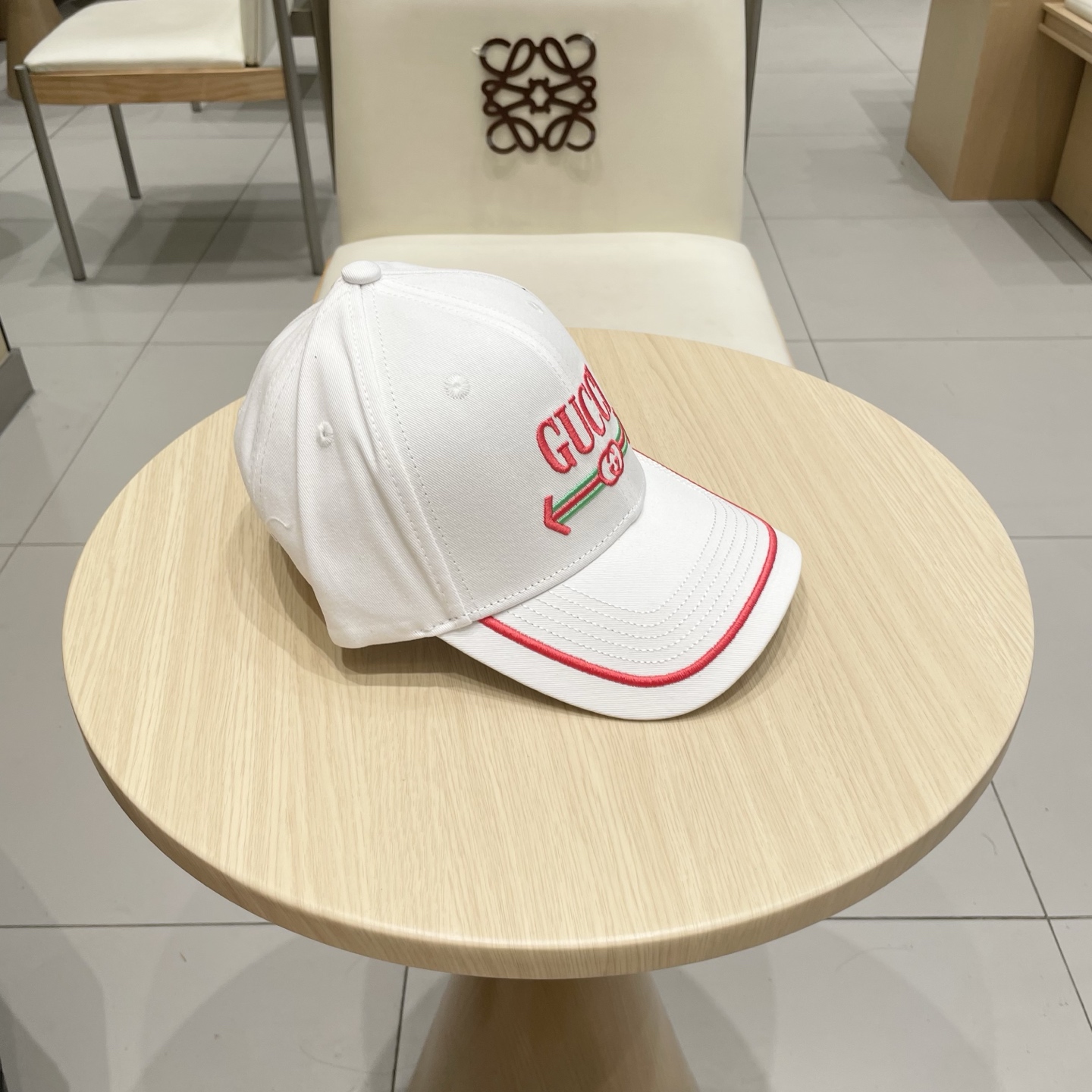   古奇棒球帽♥️GUCCI🧢官网新品，棒球帽，原单品质火爆来袭 。🎩 工艺非常精美 高档大气上档次！低