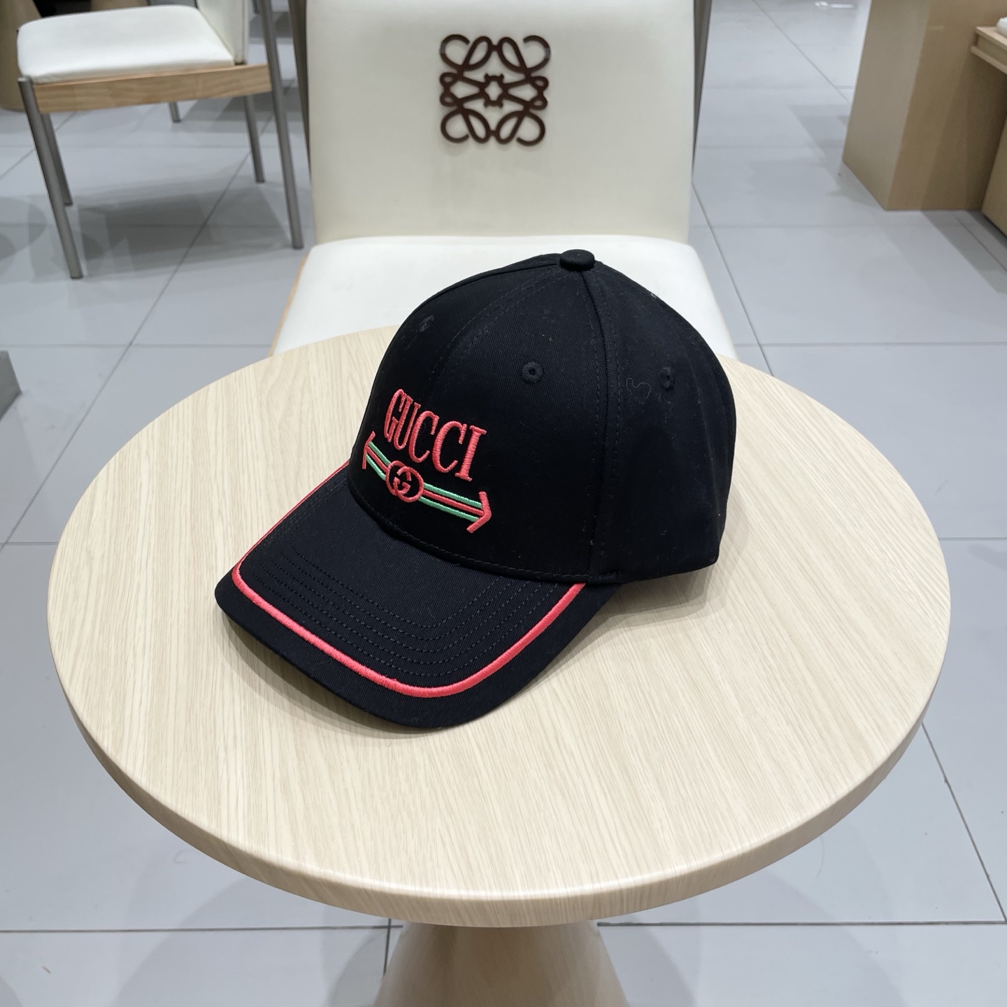  古奇棒球帽♥️GUCCI🧢官网新品，棒球帽，原单品质火爆来袭 。🎩 工艺非常精美 高档大气上档次！低