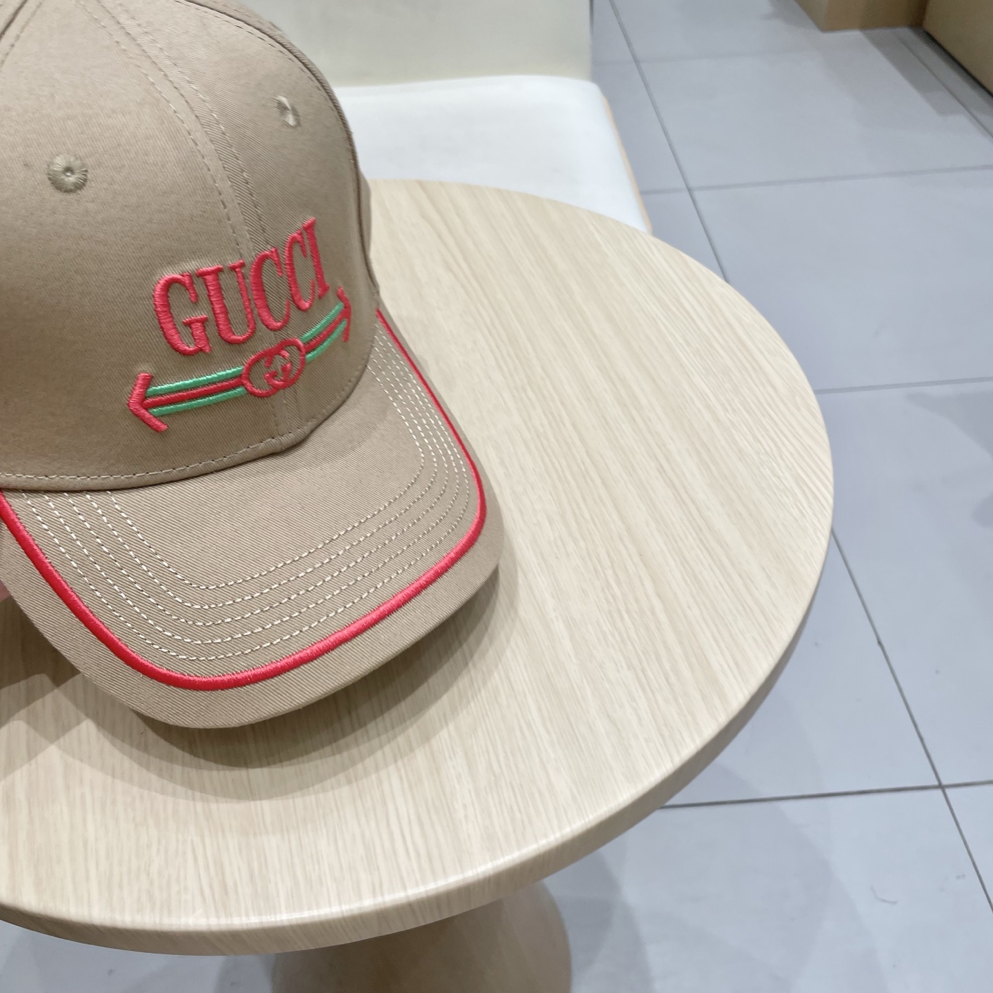   古奇棒球帽♥️GUCCI🧢官网新品，棒球帽，原单品质火爆来袭 。🎩 工艺非常精美 高档大气上档次！低
