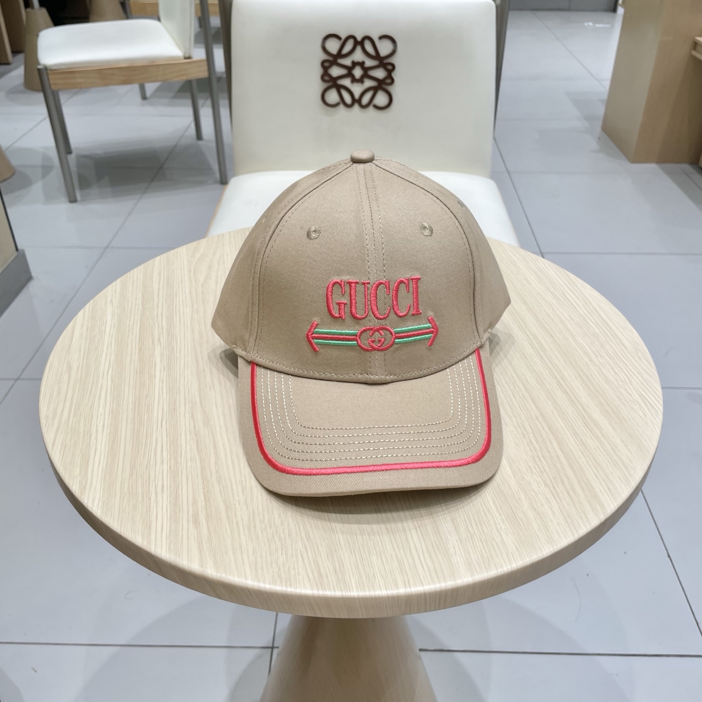 NO:228878,The new product of Guchi baseball cap GUCCI official website, baseball cap, original quality is coming, very exquisite craftsmanship, high-end, atmospheric and up-class!  Low-key luxury, easy to carry!  Run volume!  Hat Straw Hat Fisherman Hat Baseball Hat, Hats, Gucci, espadrilles, hats19860909古奇棒球帽GUCCI官网新品,棒球帽,原单品质火爆来袭 工艺非常精美 高档大气上档次！低调奢华,方便携带！跑量！帽子草帽渔夫帽棒球帽,帽子,gucci,espadrilles,hats,hat