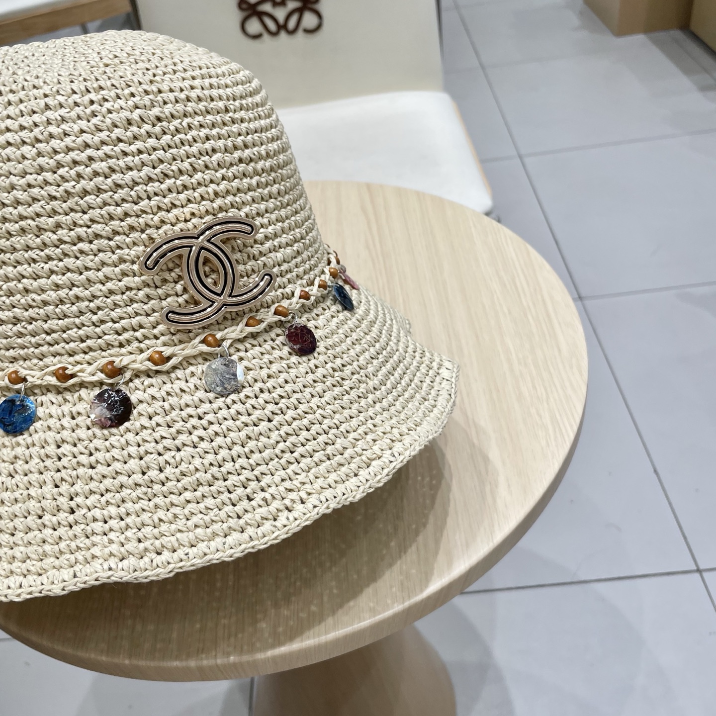  Chanel香奈儿【海边氛围感】波西米亚风贝壳亮片草编渔夫帽大帽檐镂空遮阳帽女