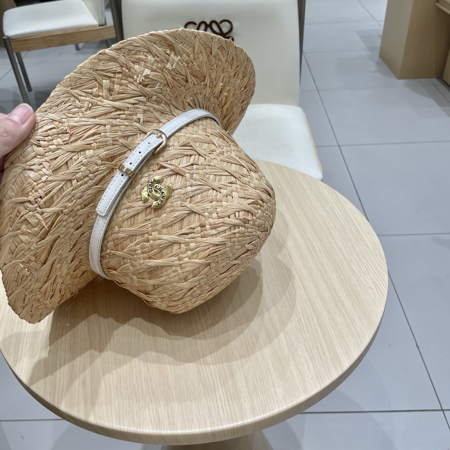 Chanel香奈儿新款高档手工编织拉菲草帽薄款夏季防晒帽男女士平顶礼帽太阳帽