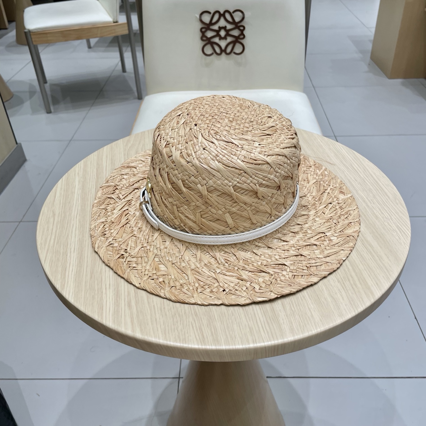 Chanel香奈儿新款高档手工编织拉菲草帽薄款夏季防晒帽男女士平顶礼帽太阳帽