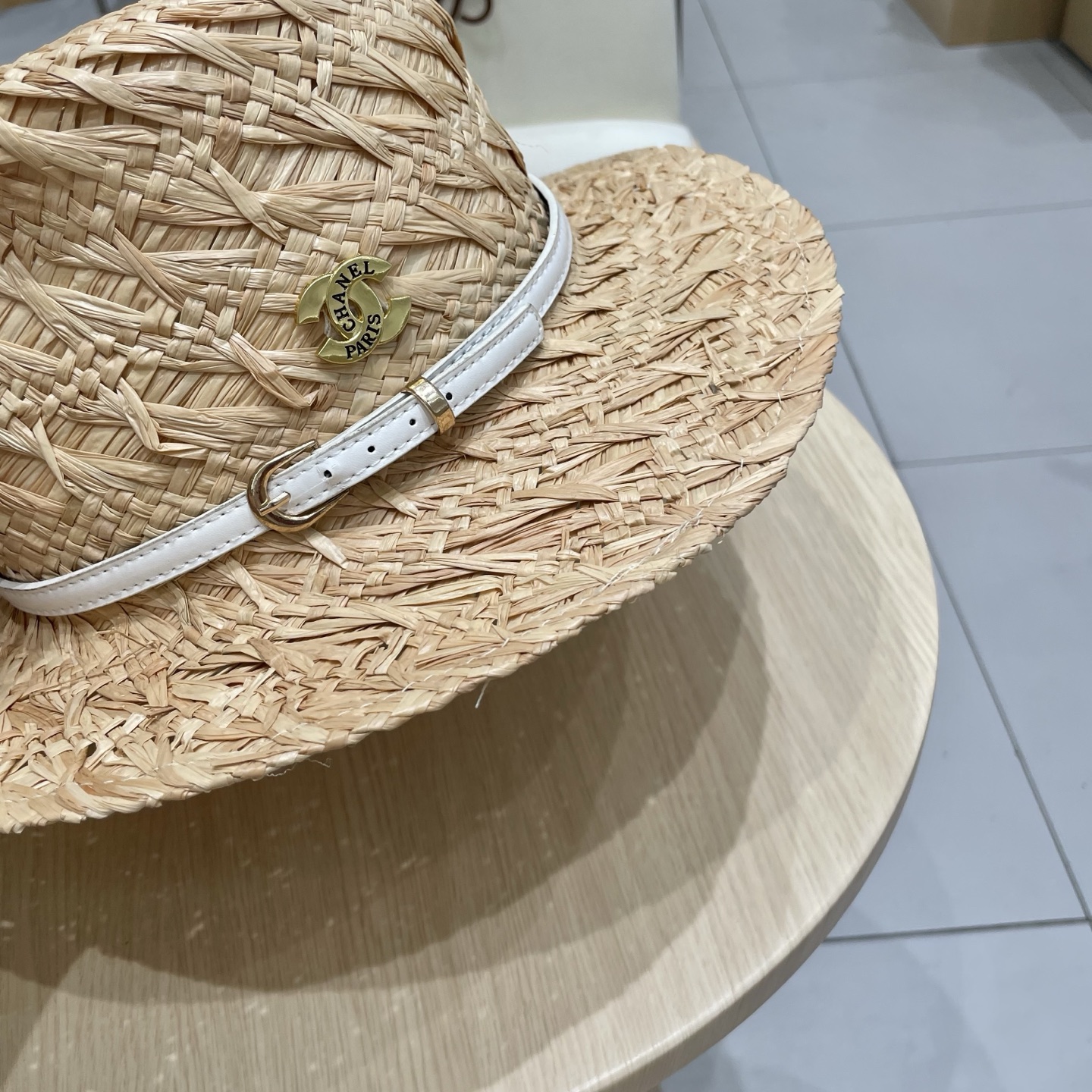 Chanel香奈儿新款高档手工编织拉菲草帽薄款夏季防晒帽男女士平顶礼帽太阳帽