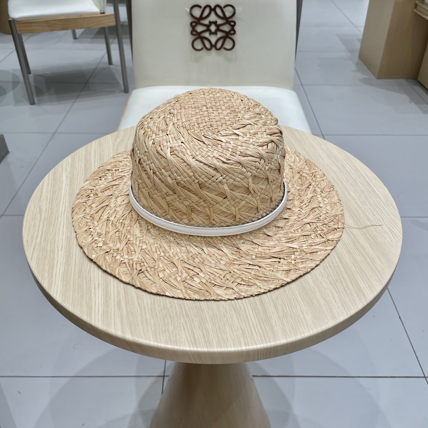 Chanel香奈儿新款高档手工编织拉菲草帽薄款夏季防晒帽男女士平顶礼帽太阳帽