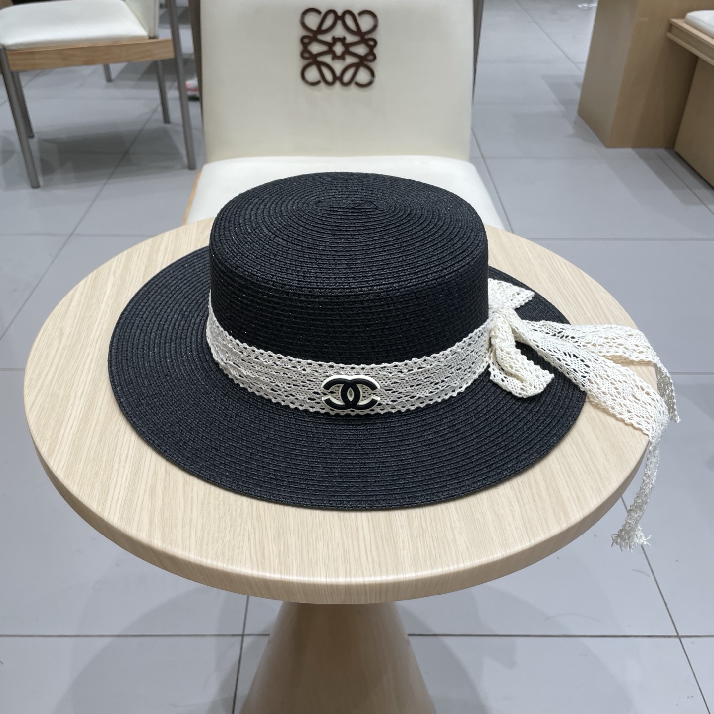 NO:228669,Chanel Chanel new top hat, flat lace hat, straw hat, head circumference 57cm hat, straw hat, fisherman hat, baseball hat, hat, chanel, chanel, espadrilles, hats19860909Chanel香奈儿新款礼帽,平顶蕾丝帽,草帽,头围57cm帽子草帽渔夫帽棒球帽,帽子,chanel,chanel,espadrilles,hats,hat
