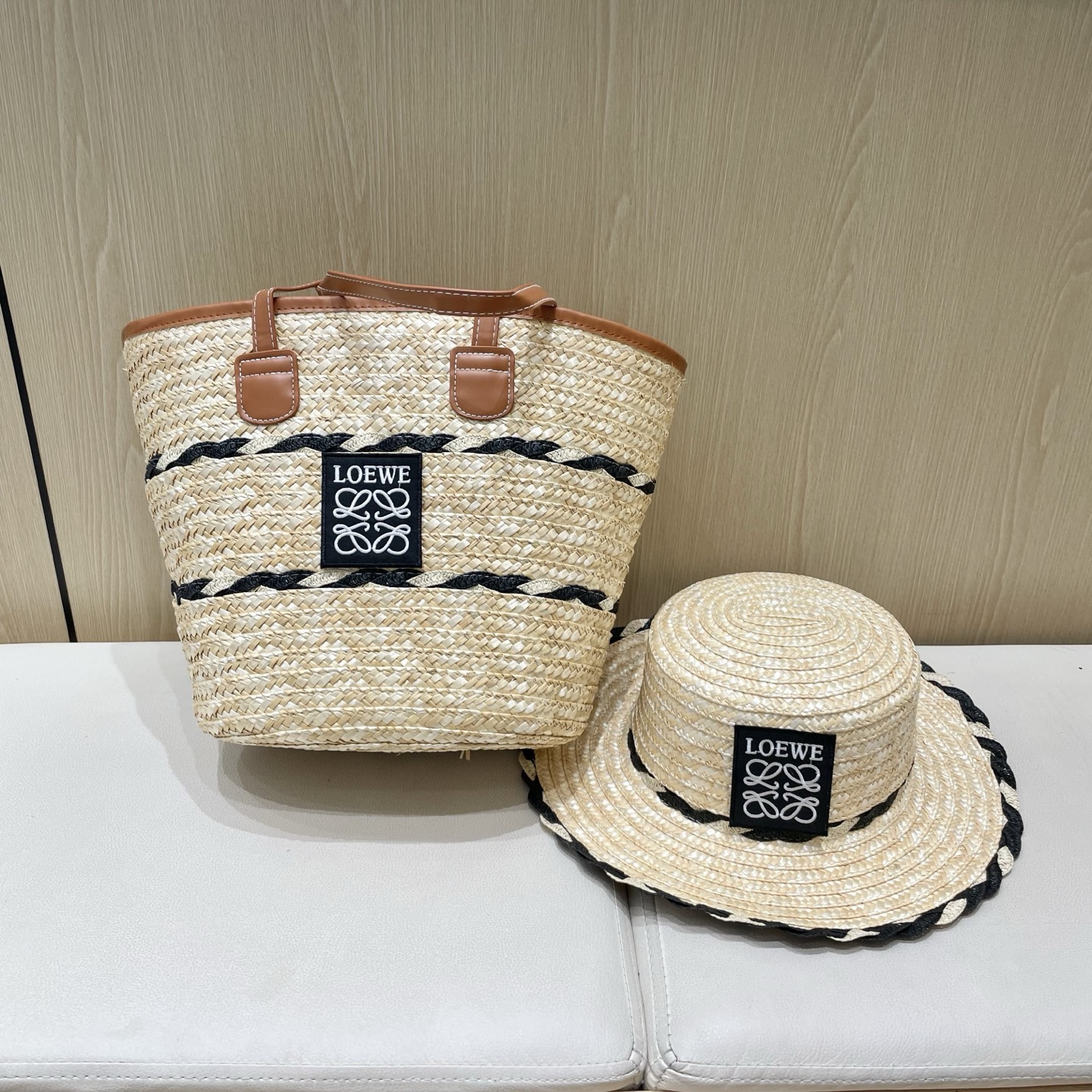 NO:228740,Loewe loewe straw woven seaside beach bag beach hat new large capacity woven tote bag photography high-end shoulder bag handbag hat straw hat fisherman hat baseball hat, hat, loewe, loewe, espadrilles, espadrilles, totes, shoulder bags, hats19860909罗意威loewe麦秆草编海边沙滩包沙滩帽新款大容量编织托特包拍照高级感单肩包手提包帽子草帽渔夫帽棒球帽,帽子,loewe,loewe,espadrilles,espadrilles,totes,shoulder bags,hats,hat