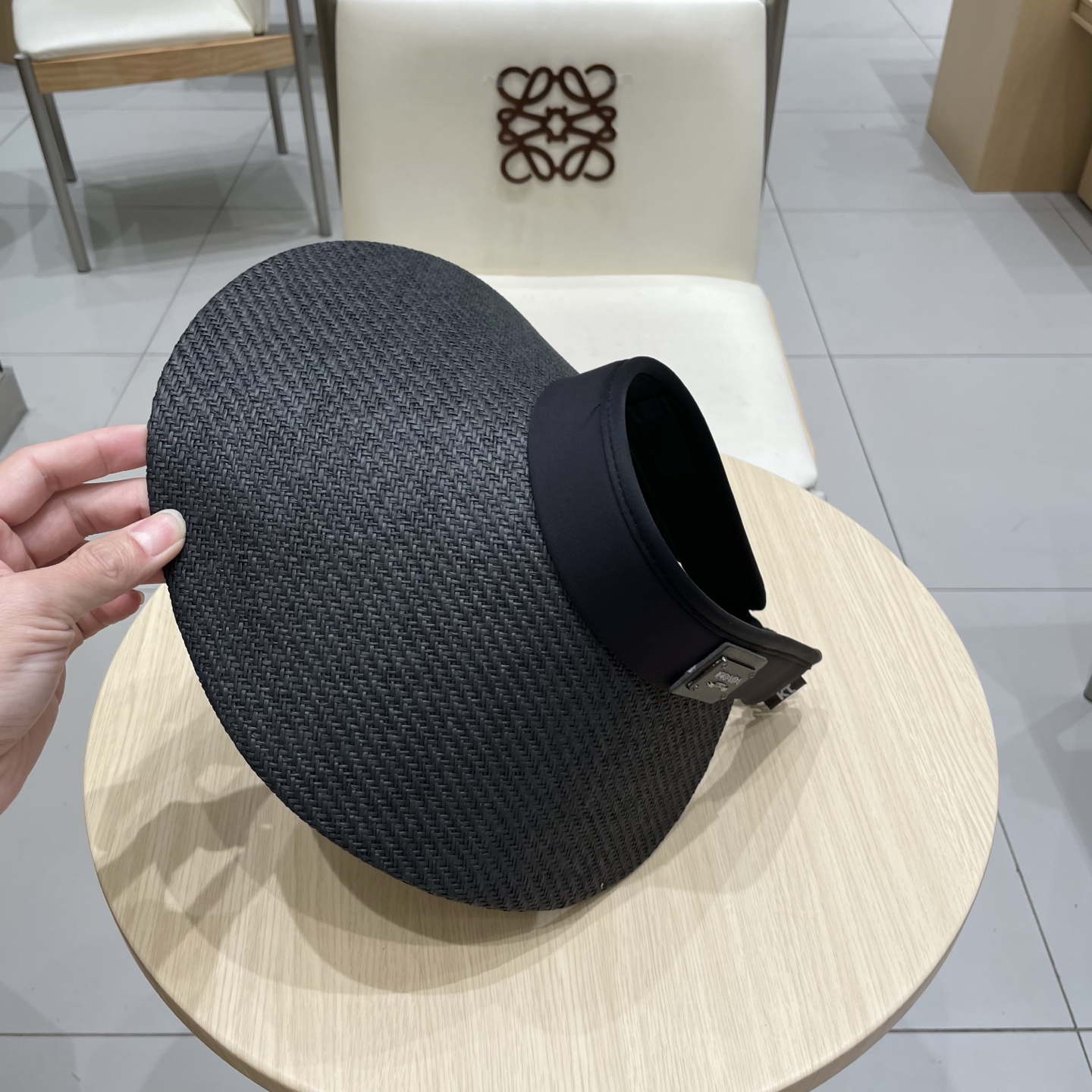  普拉达Prada大檐黑胶防晒帽女夏季度假草编空顶遮阳帽防紫外线出游太阳帽子潮