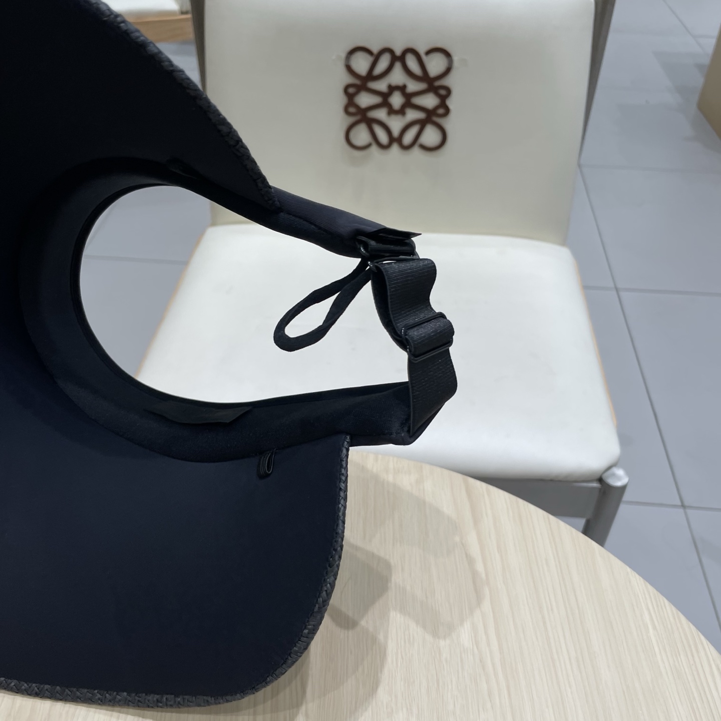  普拉达Prada大檐黑胶防晒帽女夏季度假草编空顶遮阳帽防紫外线出游太阳帽子潮