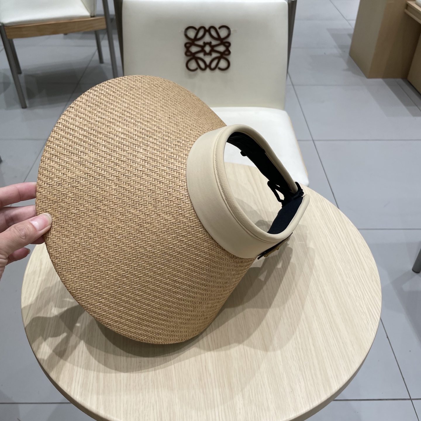  普拉达Prada大檐黑胶防晒帽女夏季度假草编空顶遮阳帽防紫外线出游太阳帽子潮