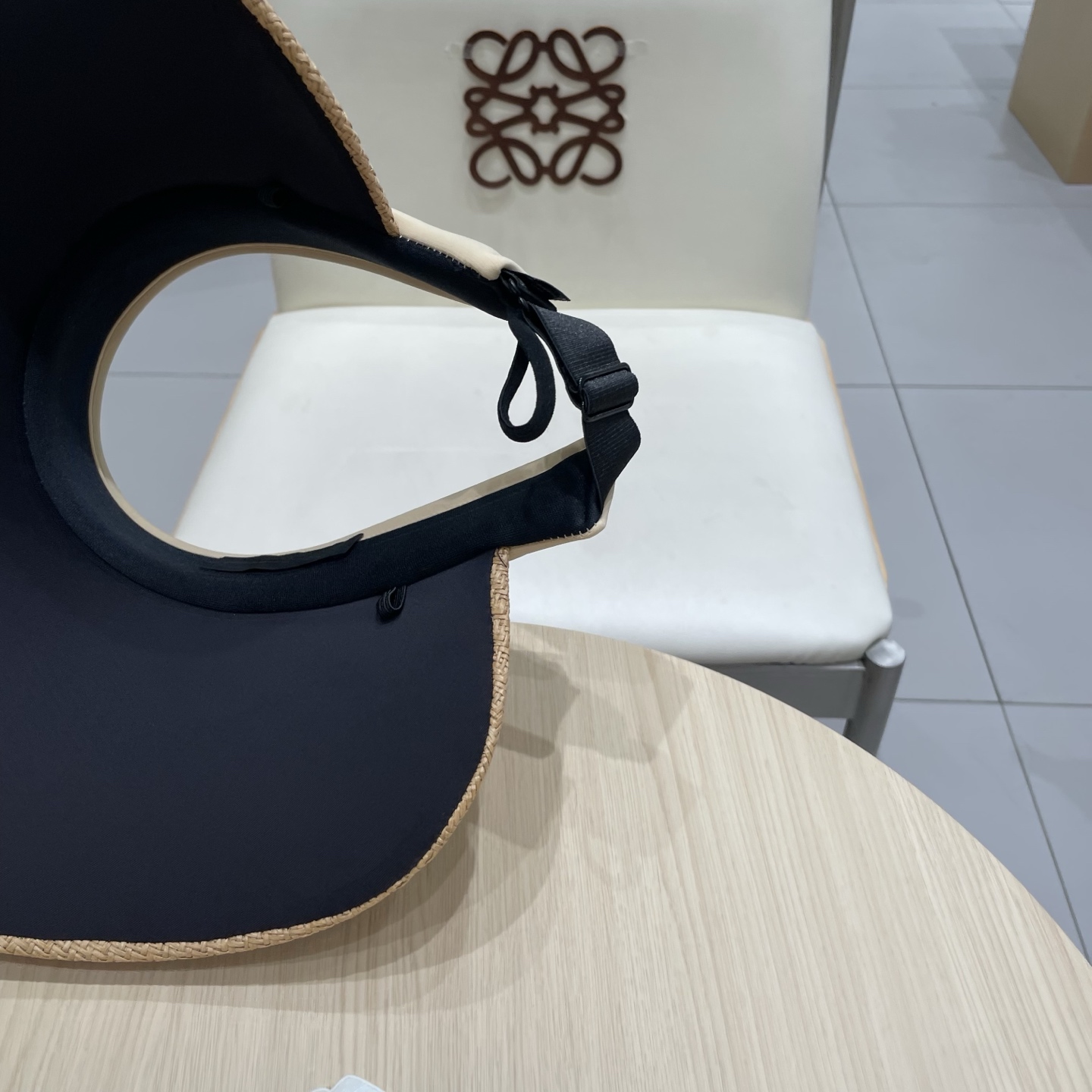  普拉达Prada大檐黑胶防晒帽女夏季度假草编空顶遮阳帽防紫外线出游太阳帽子潮