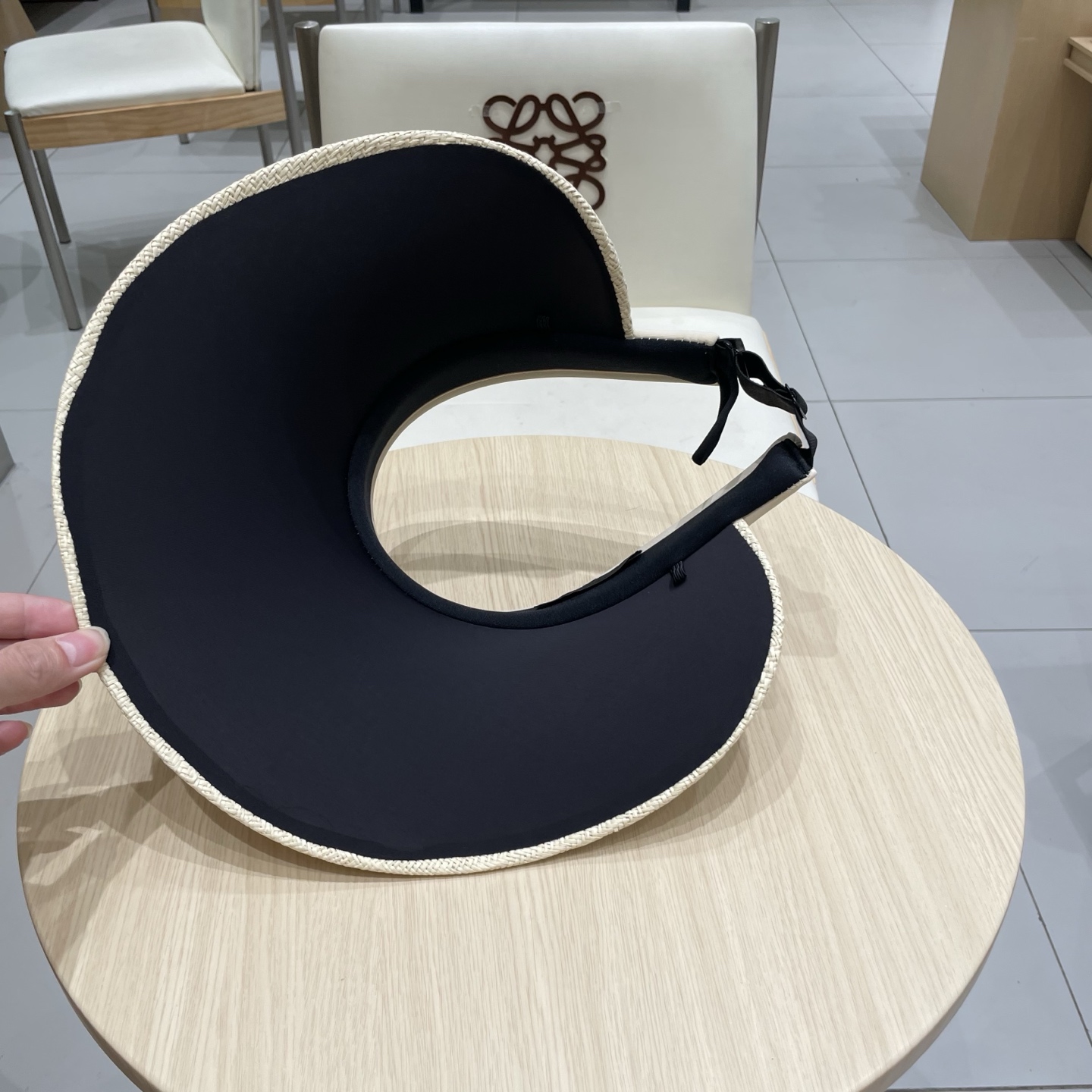  普拉达Prada大檐黑胶防晒帽女夏季度假草编空顶遮阳帽防紫外线出游太阳帽子潮