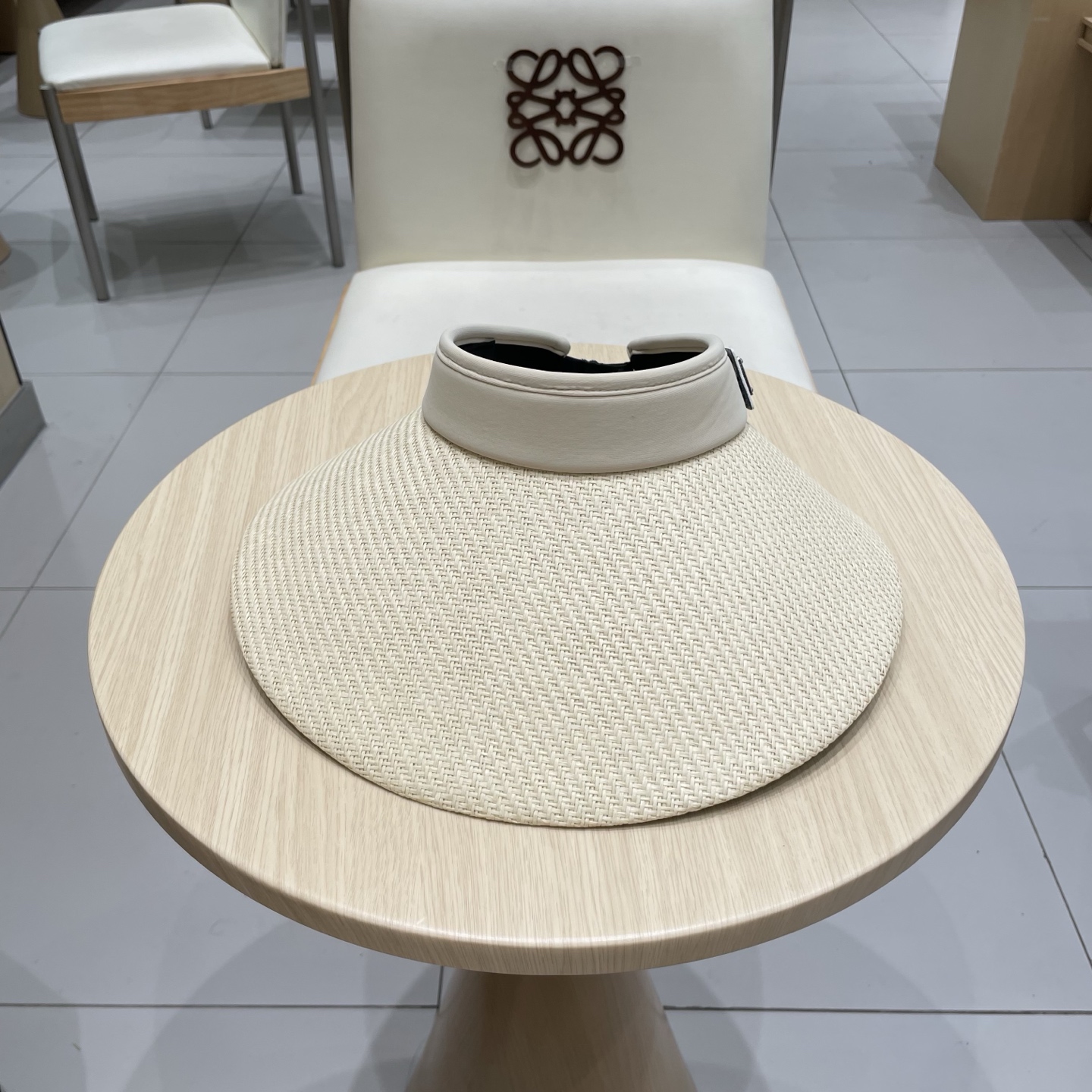  普拉达Prada大檐黑胶防晒帽女夏季度假草编空顶遮阳帽防紫外线出游太阳帽子潮