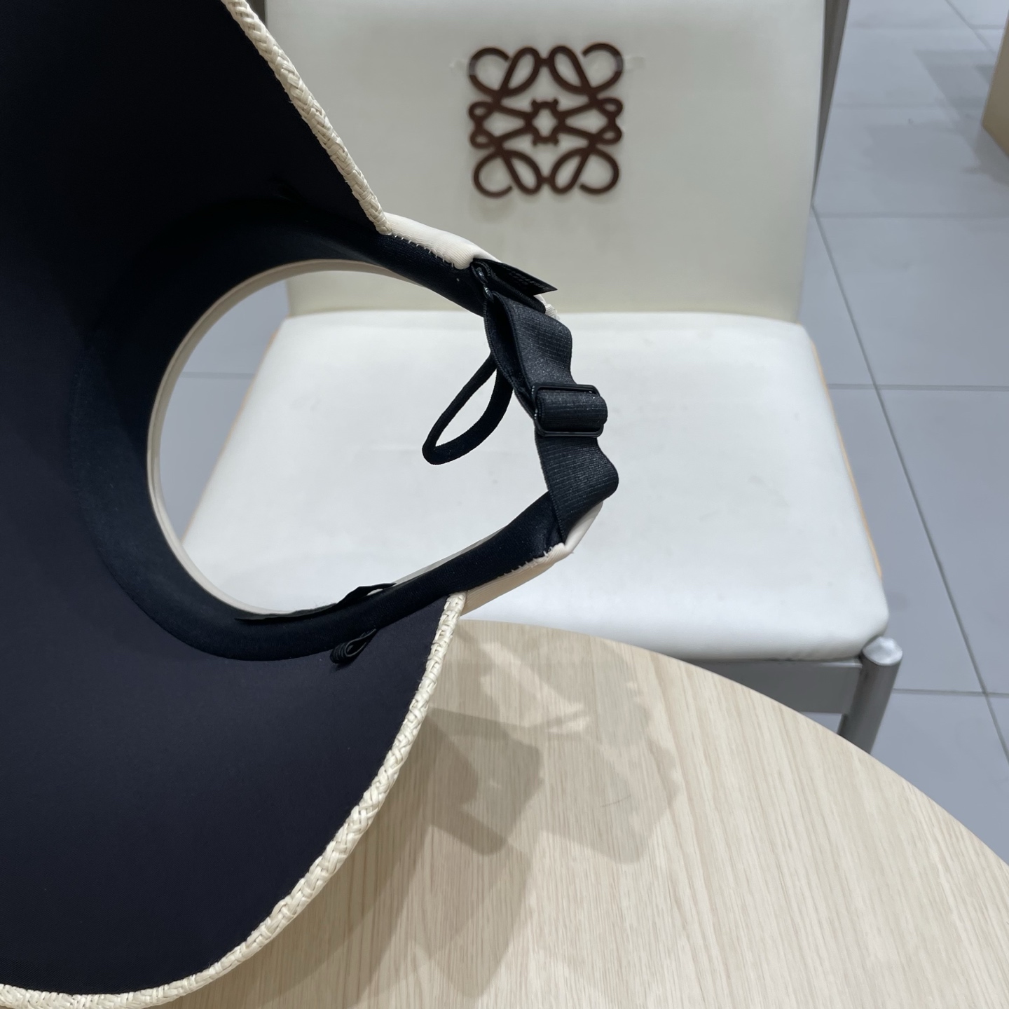  普拉达Prada大檐黑胶防晒帽女夏季度假草编空顶遮阳帽防紫外线出游太阳帽子潮