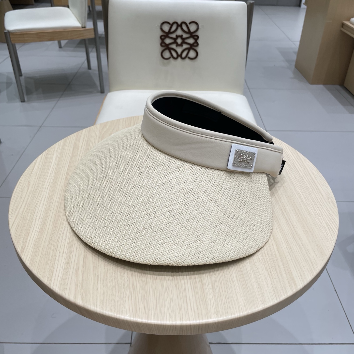  普拉达Prada大檐黑胶防晒帽女夏季度假草编空顶遮阳帽防紫外线出游太阳帽子潮