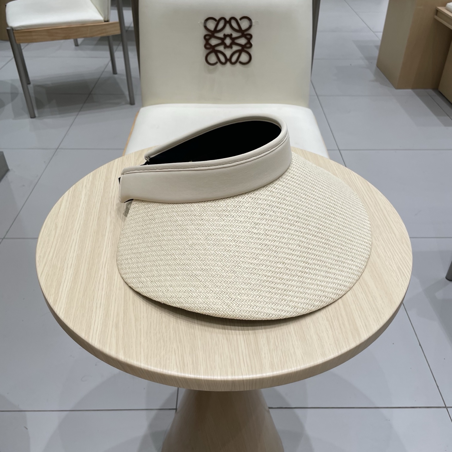  普拉达Prada大檐黑胶防晒帽女夏季度假草编空顶遮阳帽防紫外线出游太阳帽子潮