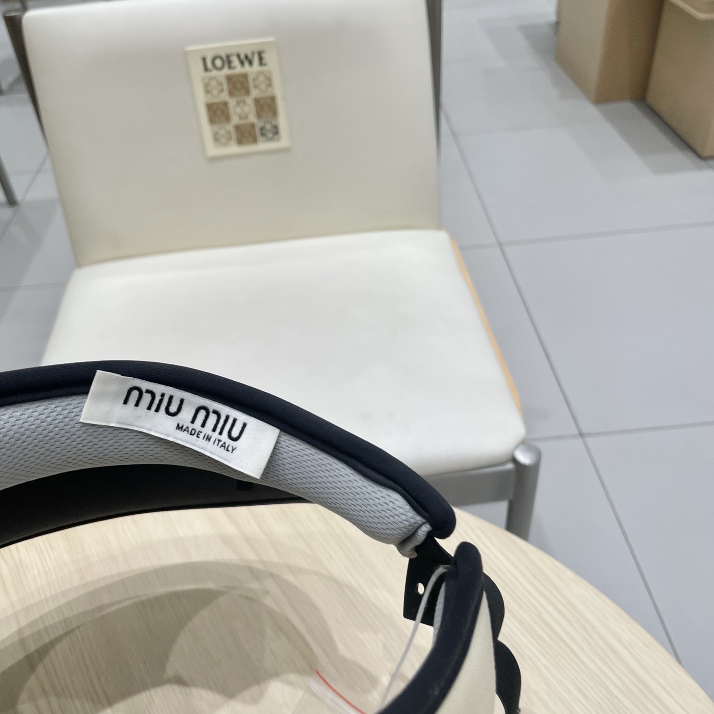  miumiu 缪缪 夏季空顶帽，跑步遮阳防晒两不误，夏季必备单品，戴着不闷热，非常有活力的一款，超级无