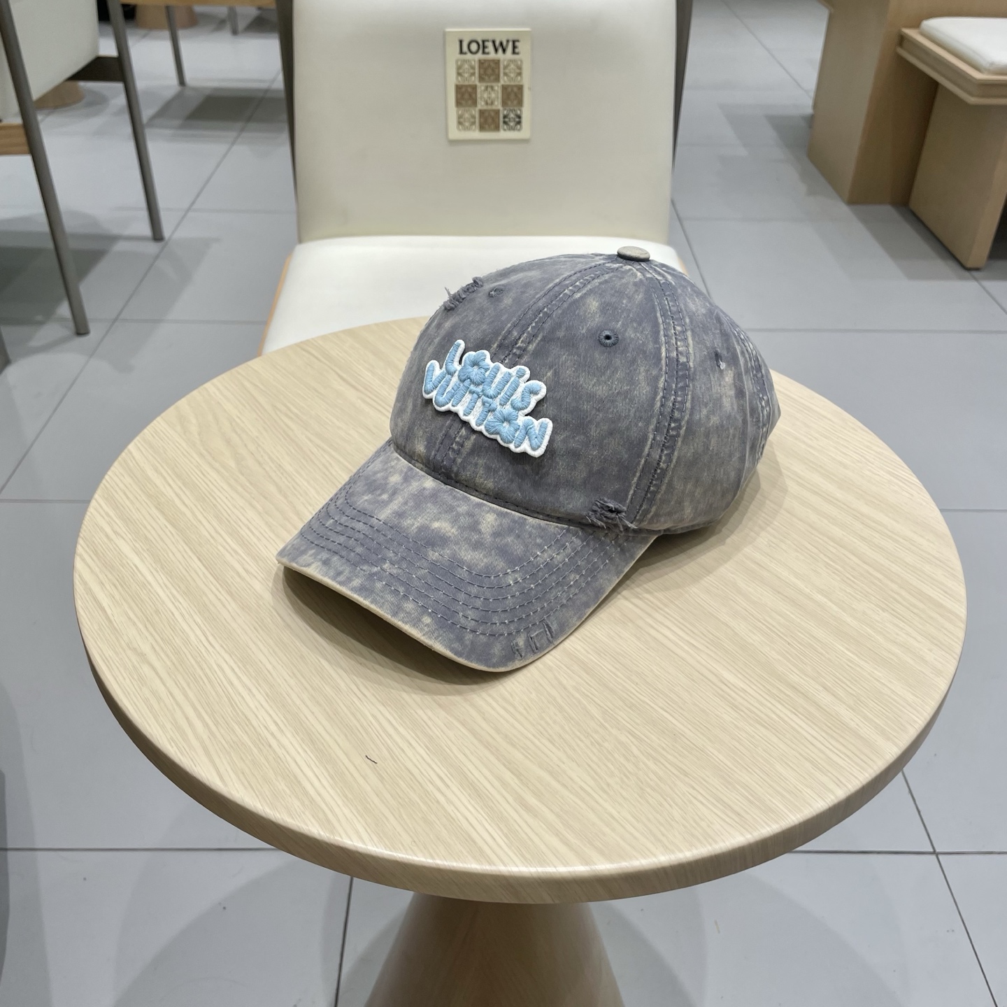 🧢路易威登棒球帽 LouisVuitton😍新款LV棒球帽，重工打造♥️高端大气，百搭款🤗男女通用！跑量