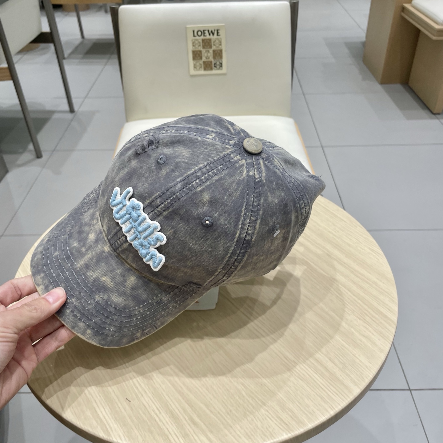 🧢路易威登棒球帽 LouisVuitton😍新款LV棒球帽，重工打造♥️高端大气，百搭款🤗男女通用！跑量