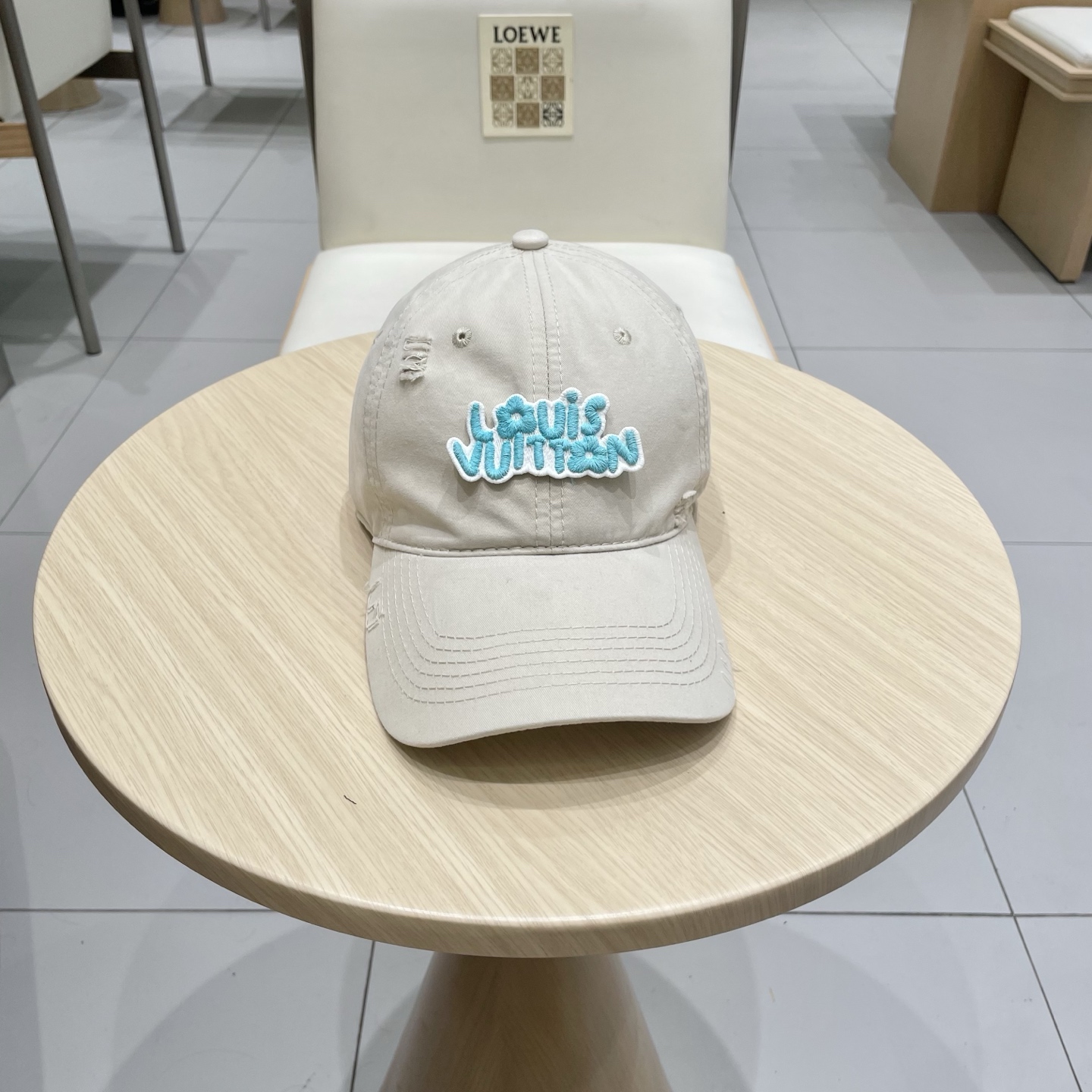 🧢路易威登棒球帽 LouisVuitton😍新款LV棒球帽，重工打造♥️高端大气，百搭款🤗男女通用！跑量