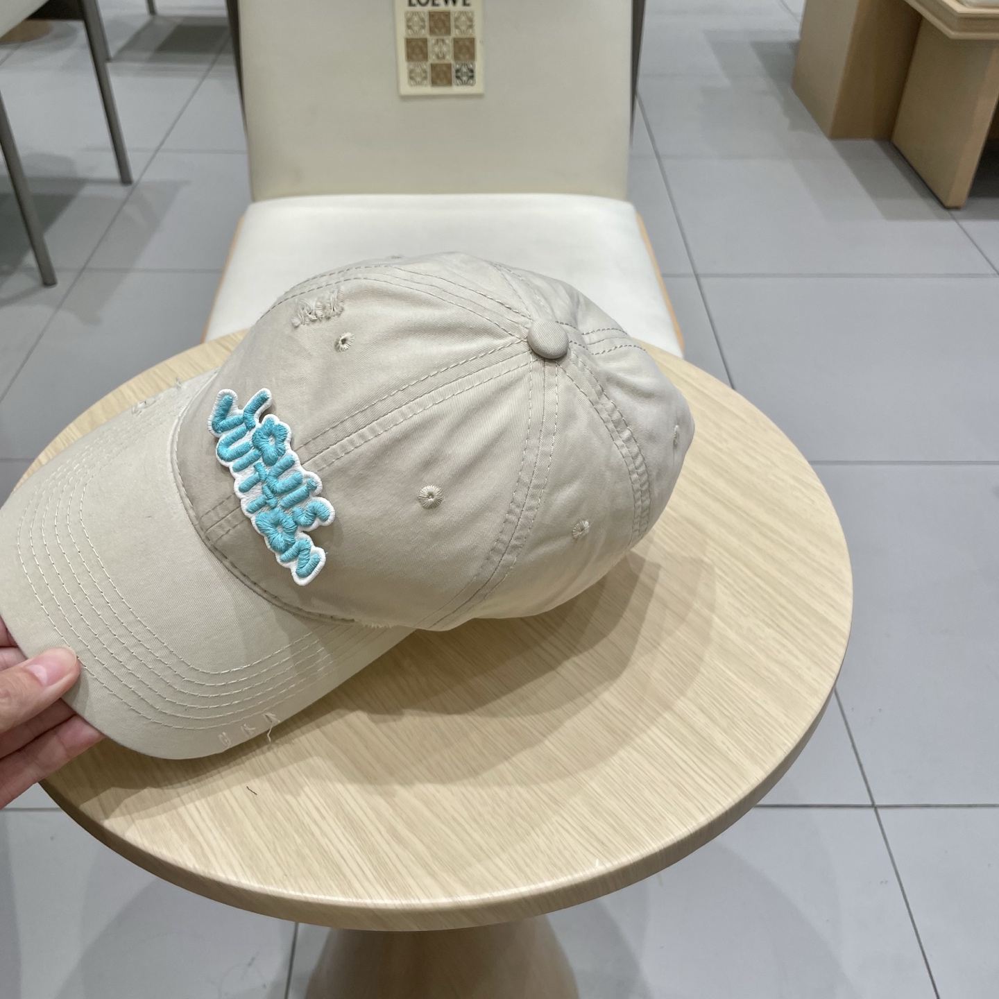 🧢路易威登棒球帽 LouisVuitton😍新款LV棒球帽，重工打造♥️高端大气，百搭款🤗男女通用！跑量
