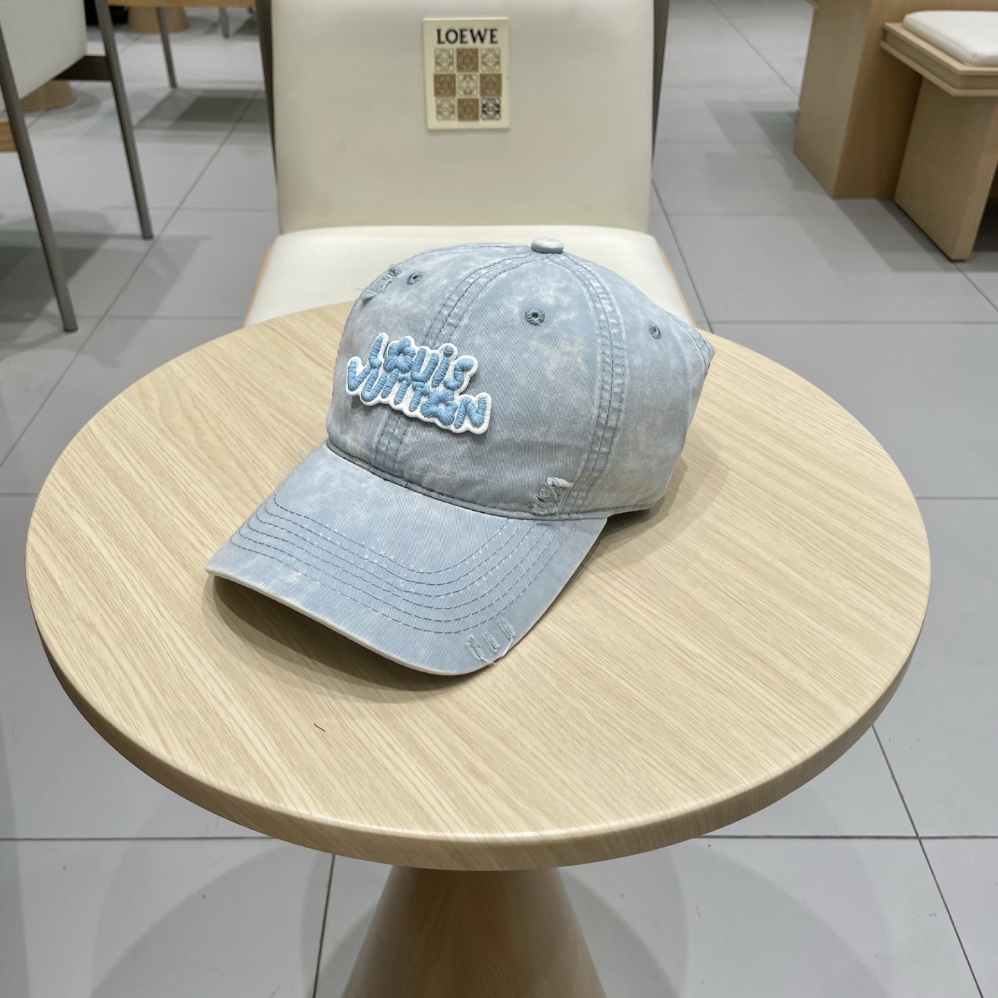 🧢路易威登棒球帽 LouisVuitton😍新款LV棒球帽，重工打造♥️高端大气，百搭款🤗男女通用！跑量