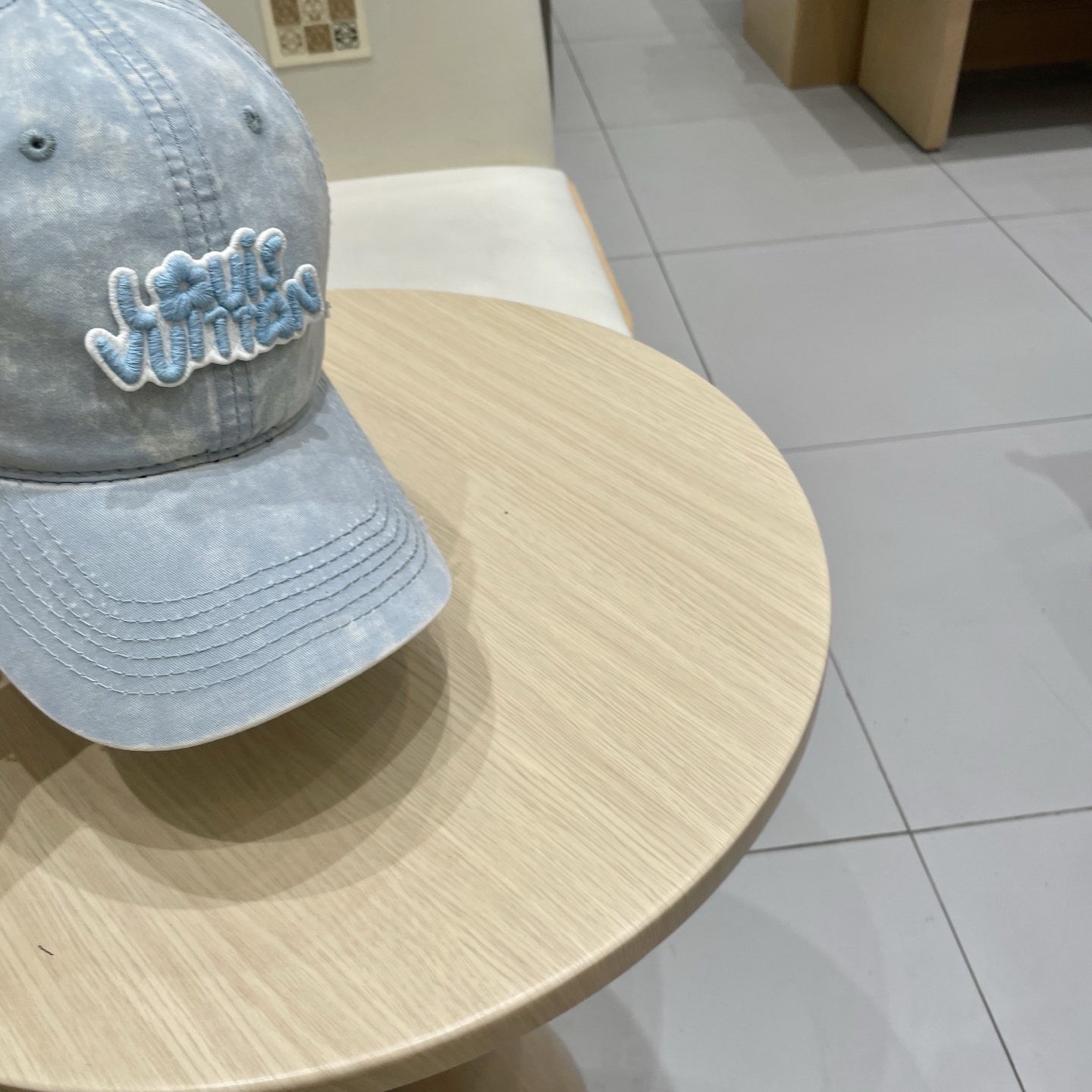 🧢路易威登棒球帽 LouisVuitton😍新款LV棒球帽，重工打造♥️高端大气，百搭款🤗男女通用！跑量