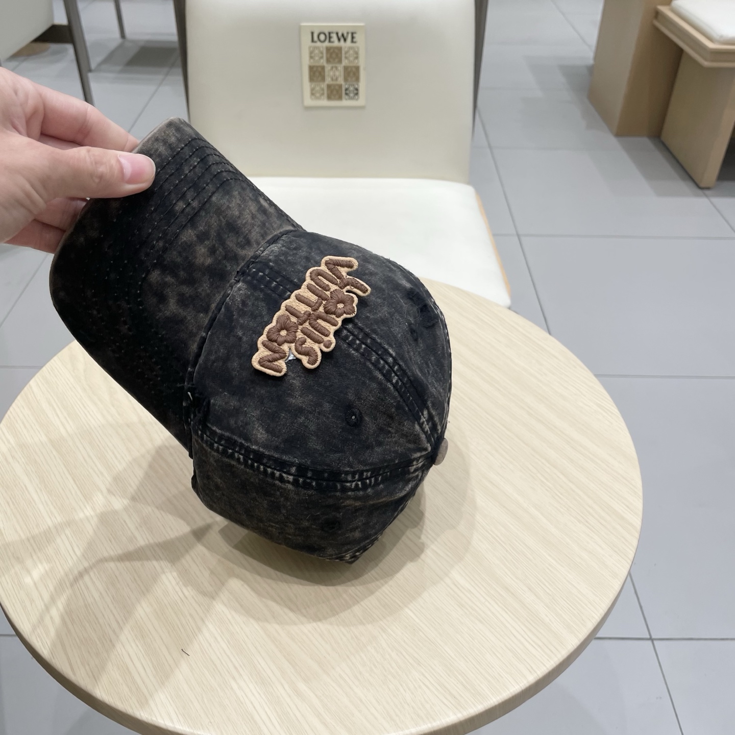 🧢路易威登棒球帽 LouisVuitton😍新款LV棒球帽，重工打造♥️高端大气，百搭款🤗男女通用！跑量