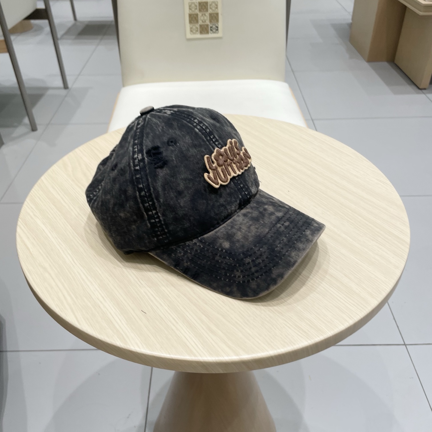 🧢路易威登棒球帽 LouisVuitton😍新款LV棒球帽，重工打造♥️高端大气，百搭款🤗男女通用！跑量