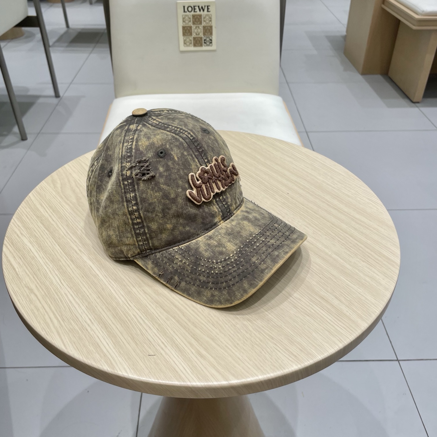 🧢路易威登棒球帽 LouisVuitton😍新款LV棒球帽，重工打造♥️高端大气，百搭款🤗男女通用！跑量