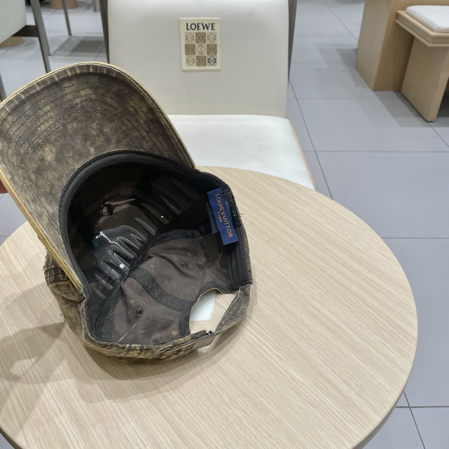 🧢路易威登棒球帽 LouisVuitton😍新款LV棒球帽，重工打造♥️高端大气，百搭款🤗男女通用！跑量