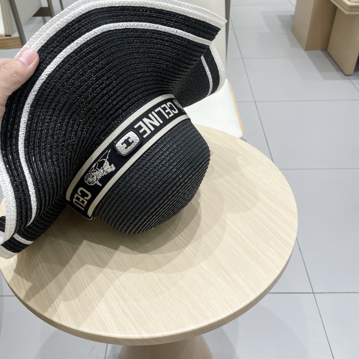  塞琳celien新款草帽，礼帽，头围57cm