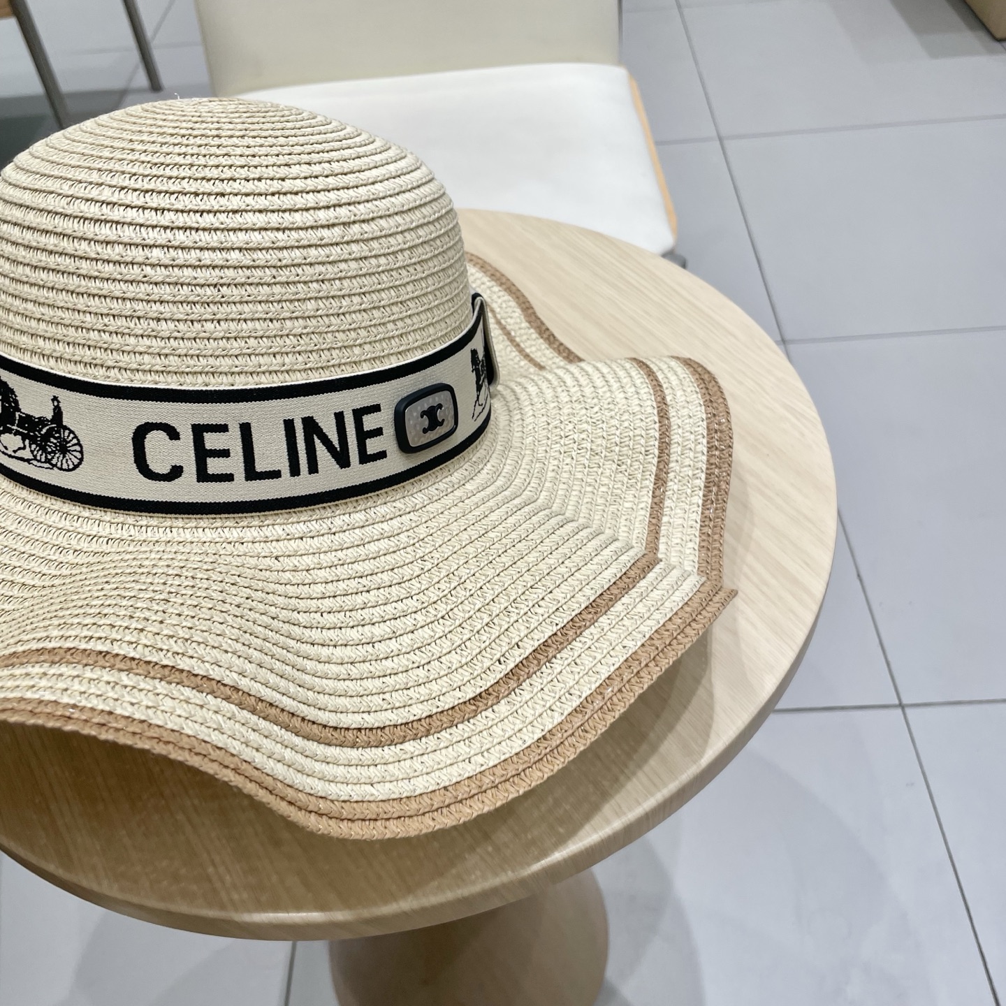  塞琳celien新款草帽，礼帽，头围57cm