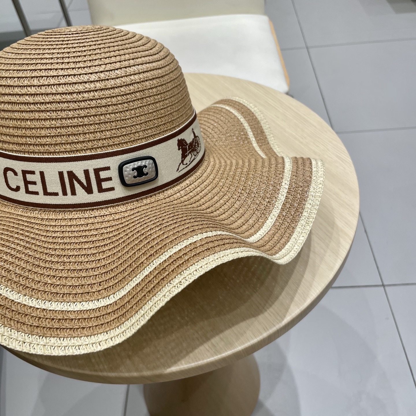  塞琳celien新款草帽，礼帽，头围57cm