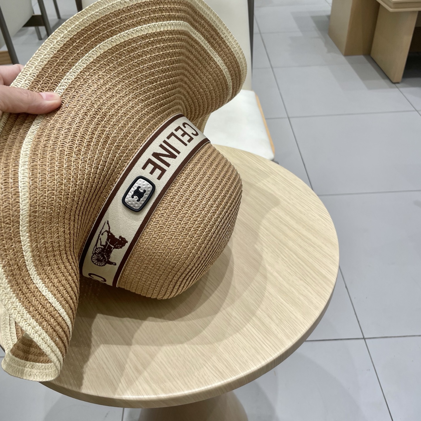  塞琳celien新款草帽，礼帽，头围57cm