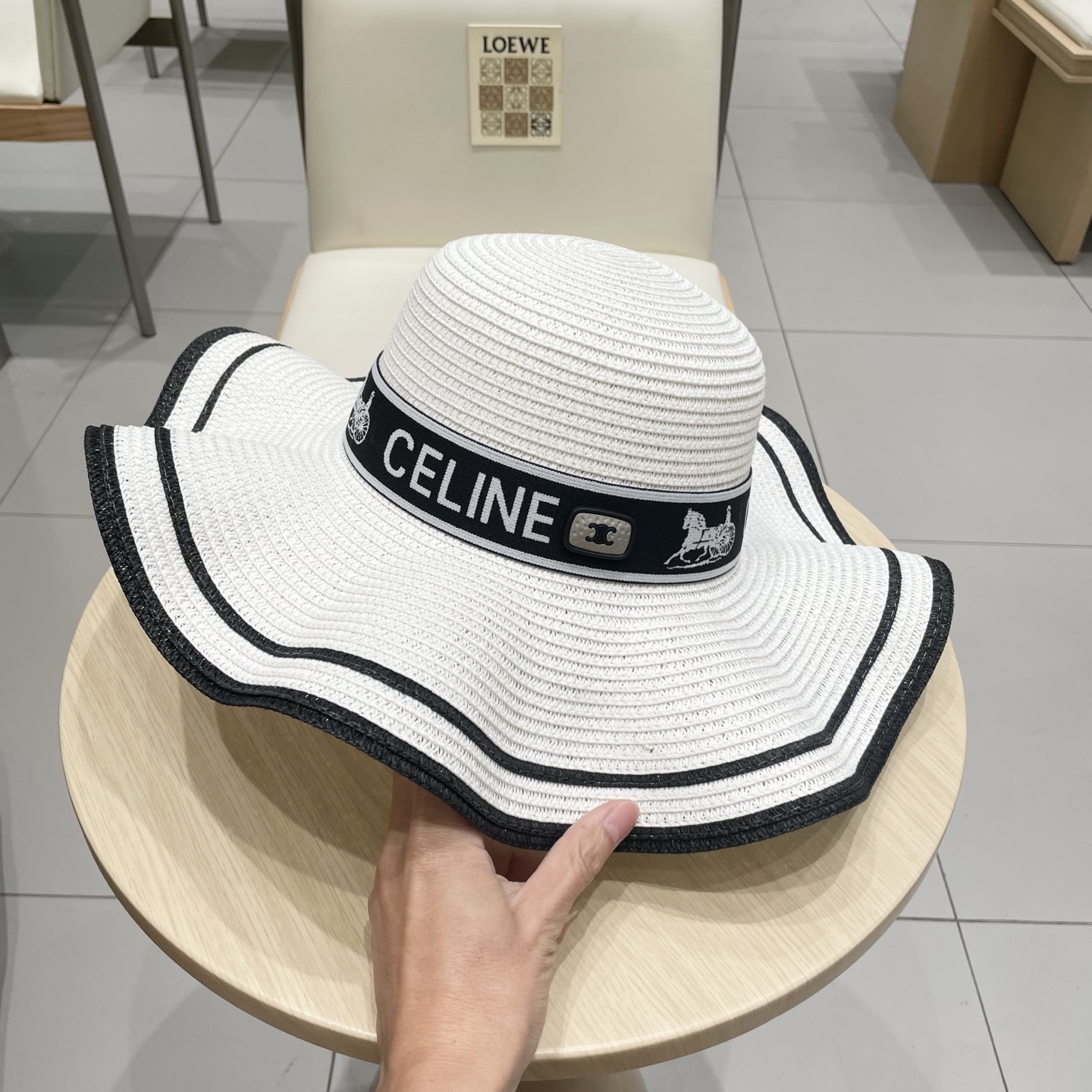  塞琳celien新款草帽，礼帽，头围57cm