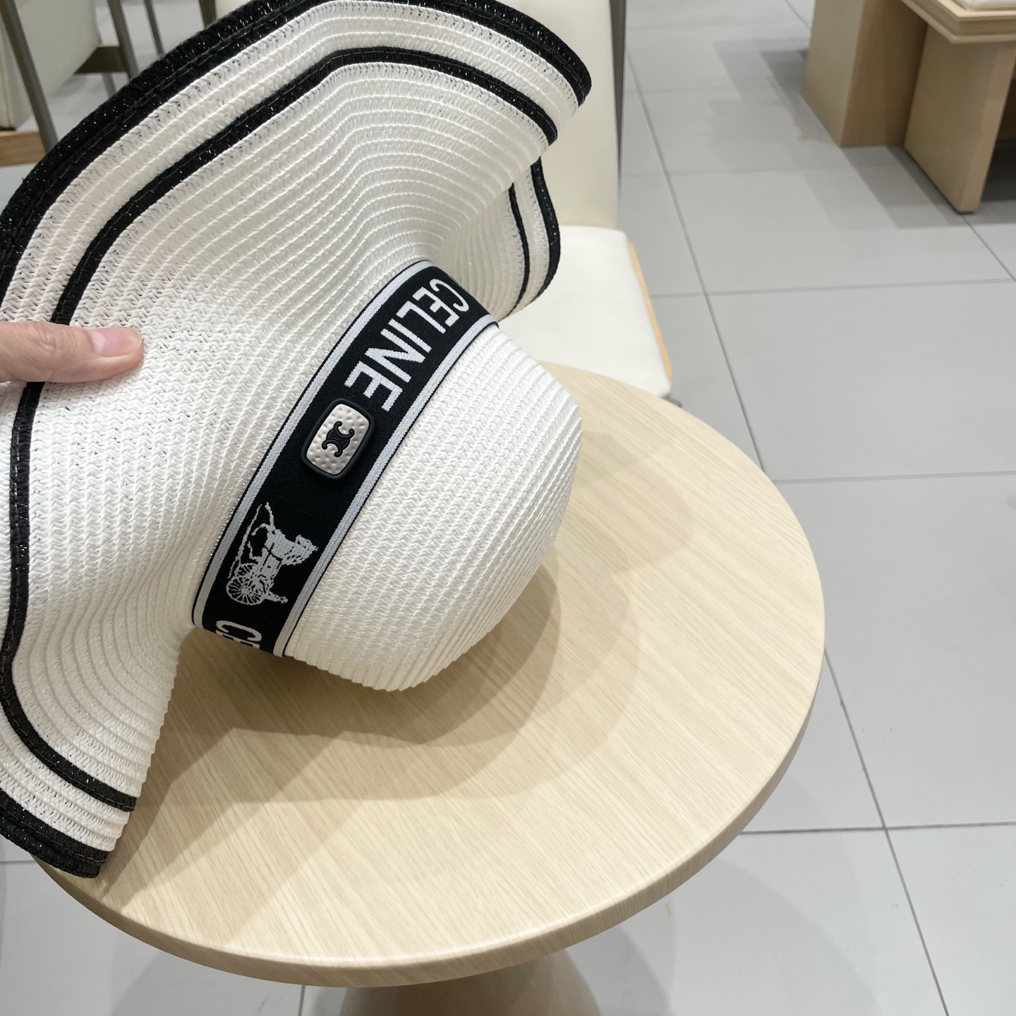  塞琳celien新款草帽，礼帽，头围57cm