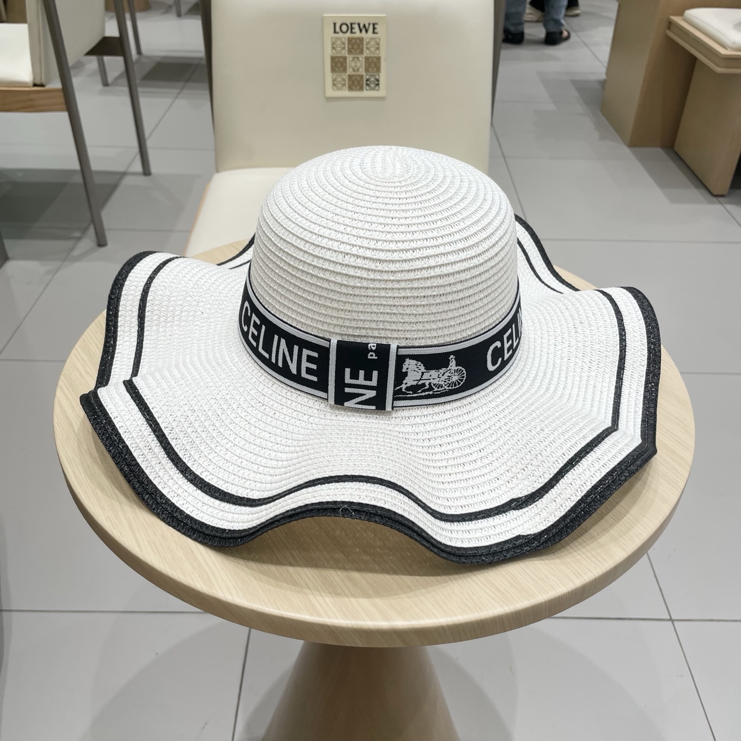  塞琳celien新款草帽，礼帽，头围57cm