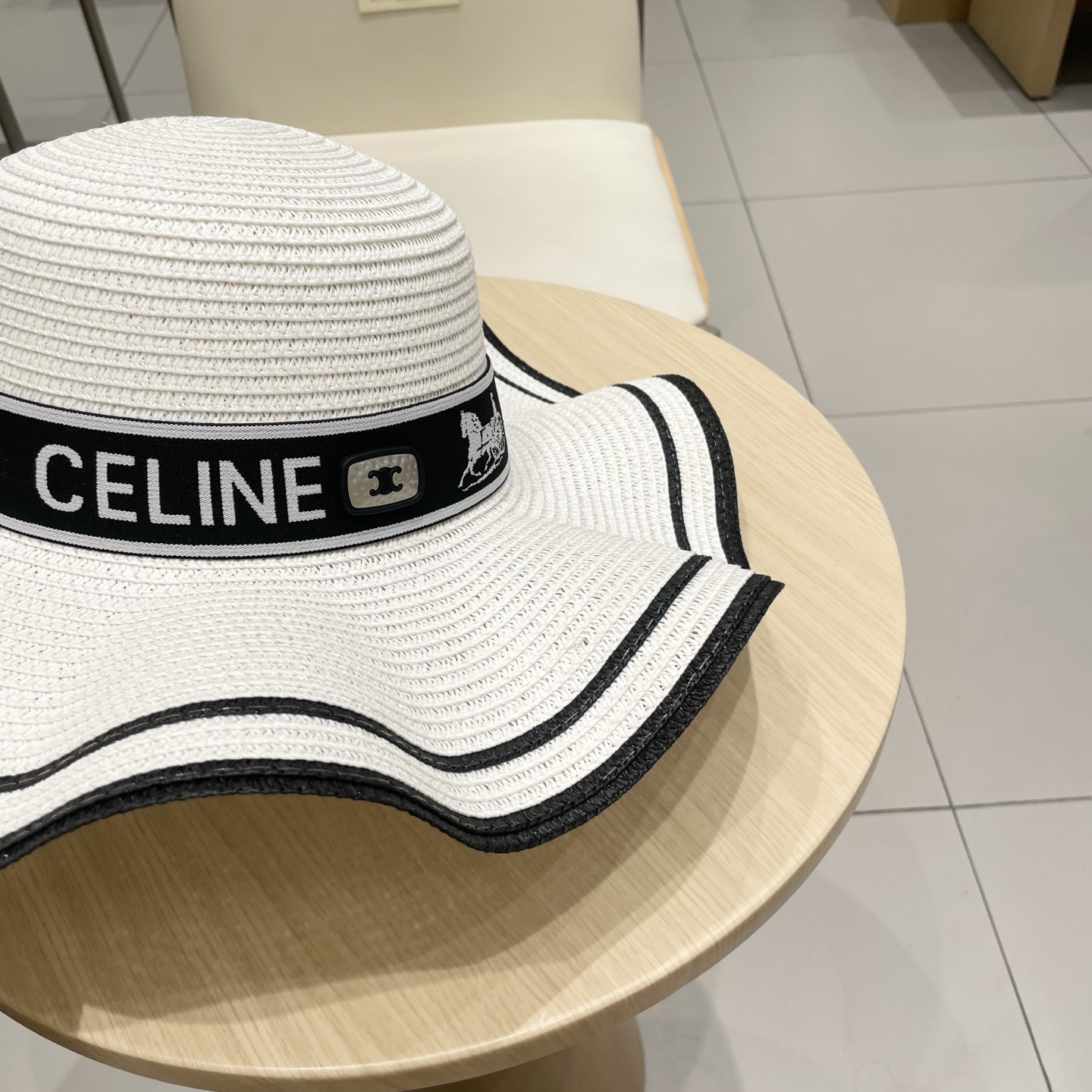  塞琳celien新款草帽，礼帽，头围57cm